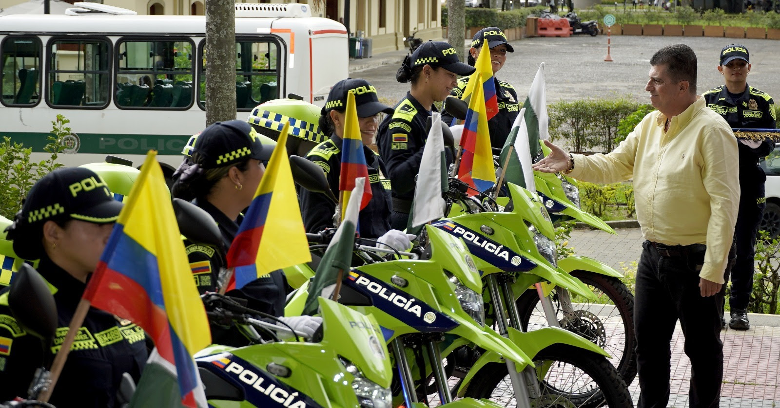 Gobernador de Risaralda entrega motocicletas para fortalecer la seguridad en el departamento. - El Pereirano